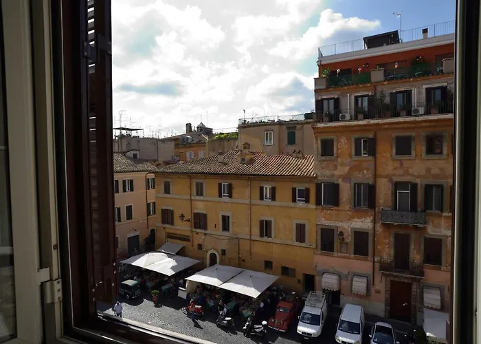Livia - Trastevere 4*